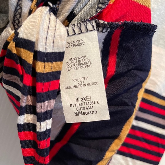 SOLD Gaze striped crop top - Picture 3 of 8